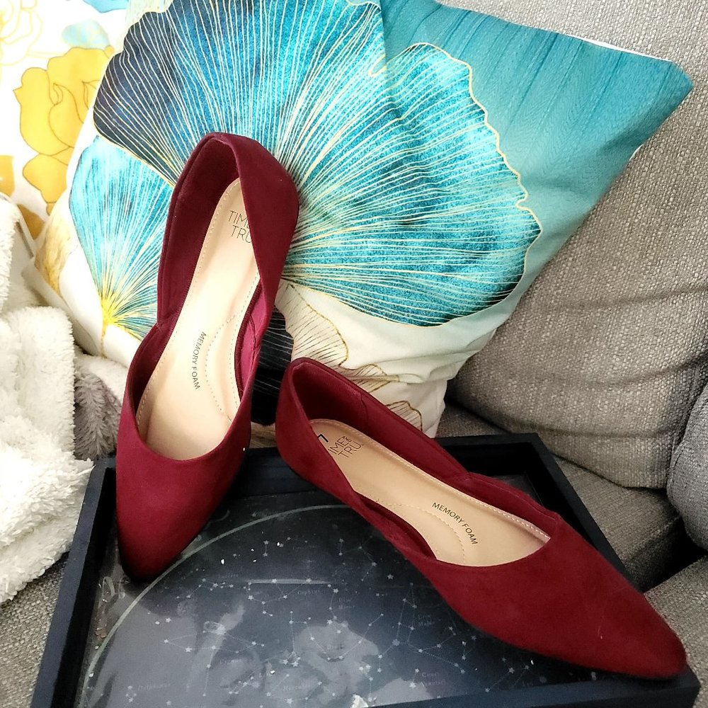 Point toe ballet flat